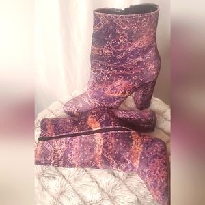 BCBGeneration Retro 70's Glam GoGo Purple Velvet Asian Print Ankle Boots 8.5